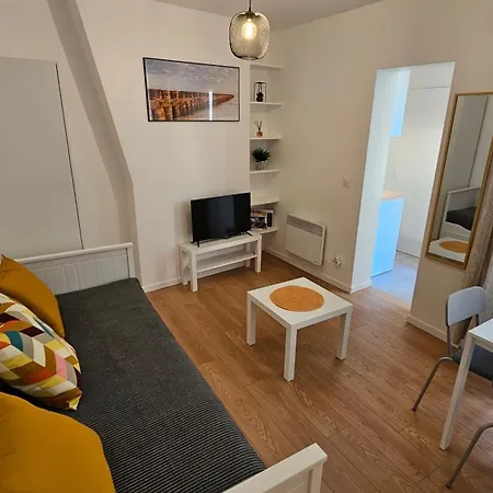 Apartment Fantastic Renovated Studio In Paris